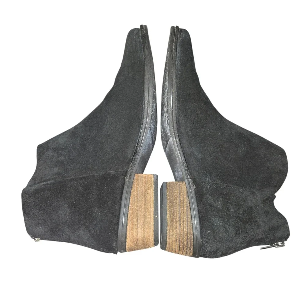 Very Volatile Aldworth Booties‎ Women 10 Black Suede Rear Zip Low Stacked Heel